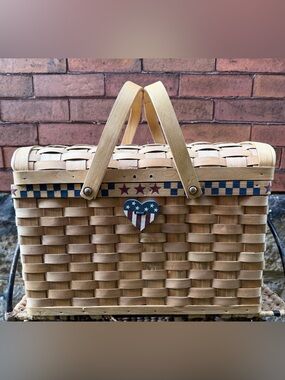 Vintage 90’s Patriotic Woven Picnic Basket America’s 250th Birthday Celebration